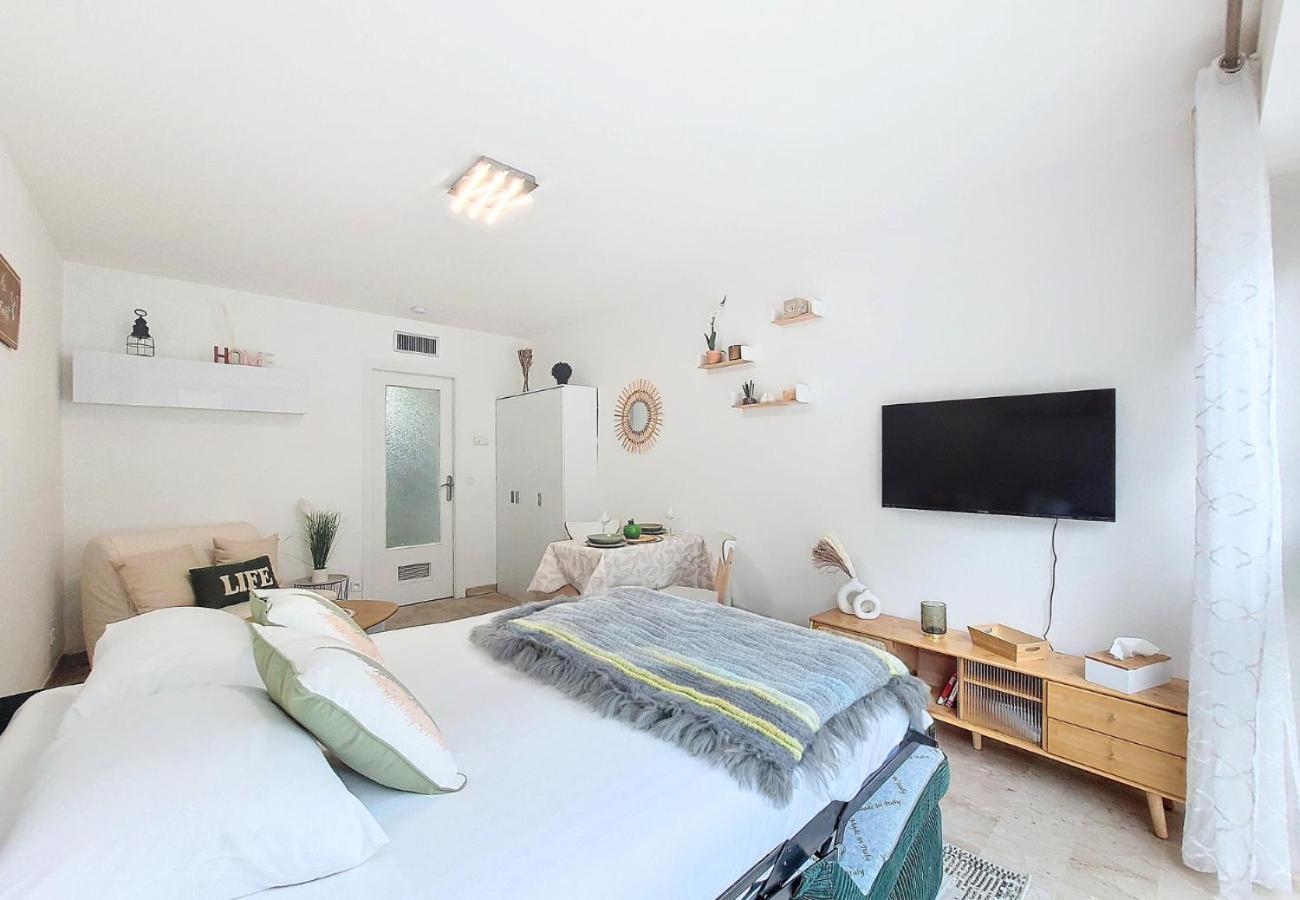 Nestor&jeeves - Et Silence - Near - Appartamento Nizza